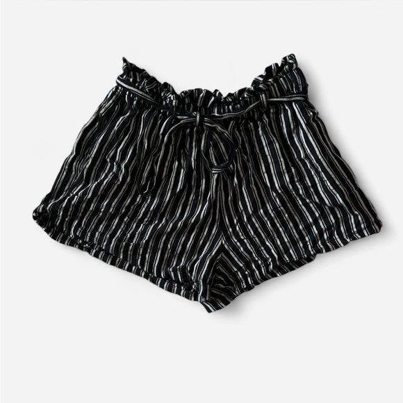 Hollister - Striped Black and White Gray Shorts - Picture 1 of 4